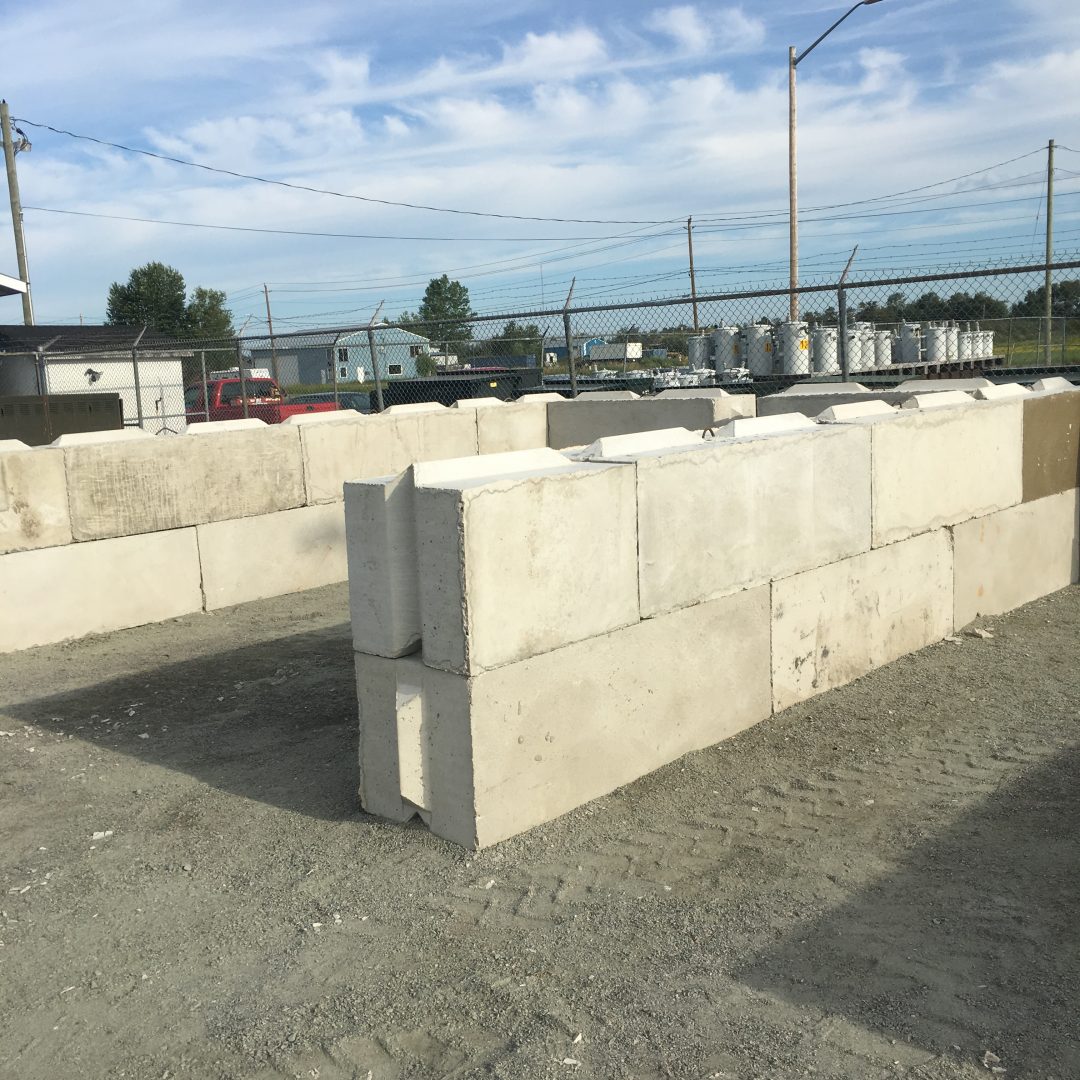 Big Block Retaining Wall Belluz Concrete and Rentals